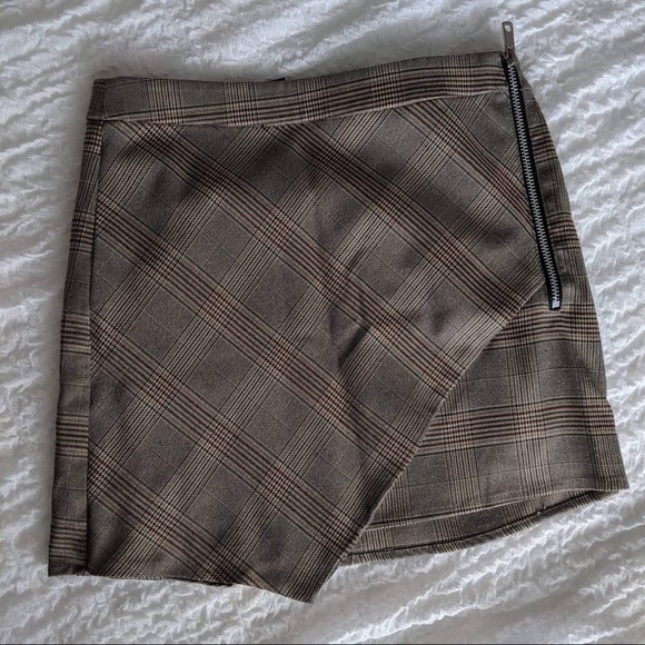 Brown plaid skirt